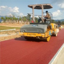 Método para hacer pavimento de asfalto coloreado